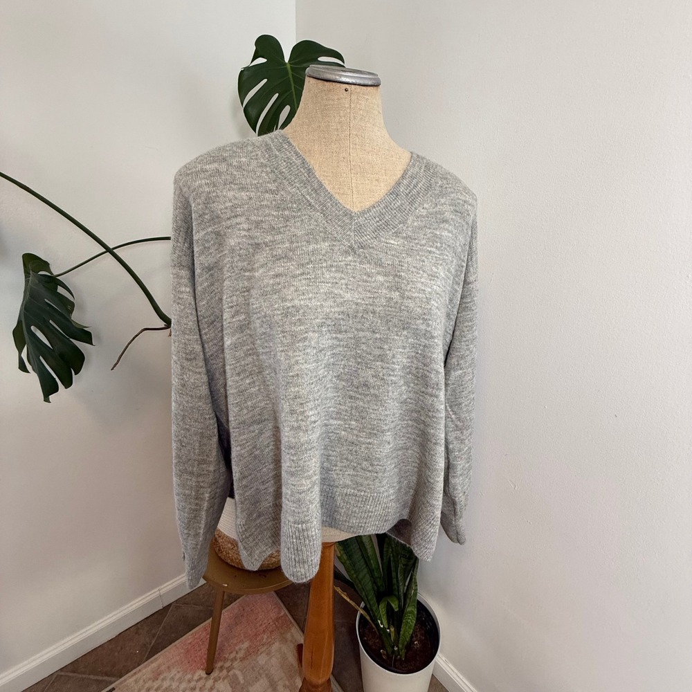 GAP‎ Women Gray V Neck Long Sleeve Cozy Knit Sweater Top Size L